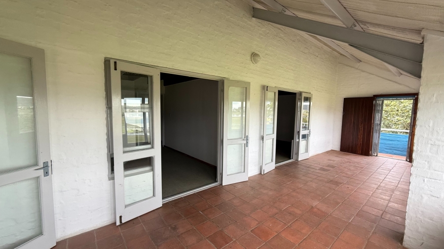 To Let 4 Bedroom Property for Rent in Knysna Central Western Cape